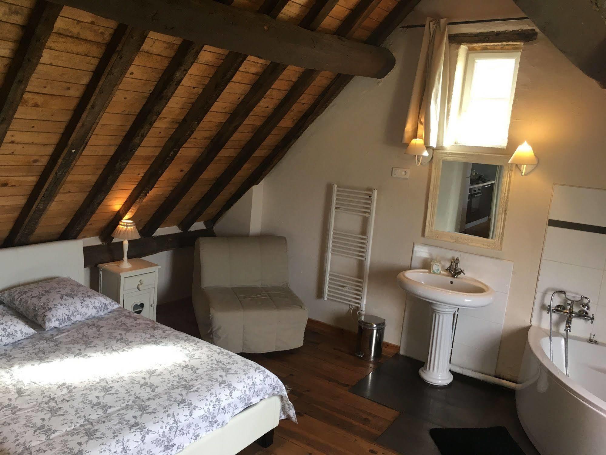 Domaine Du Moulin De Champie - Versailles - Gites & Suites Feucherolles Экстерьер фото