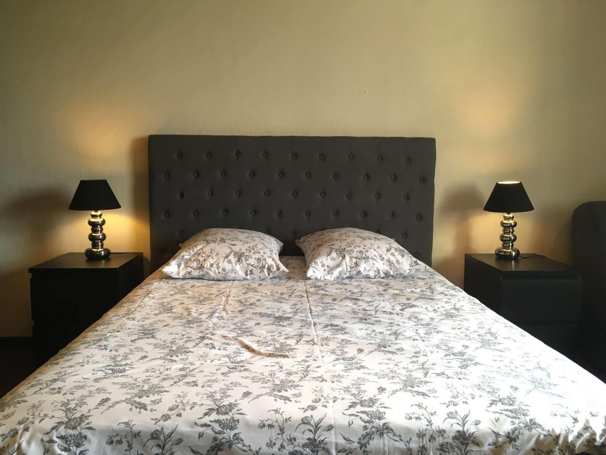 Domaine Du Moulin De Champie - Versailles - Gites & Suites Feucherolles Экстерьер фото